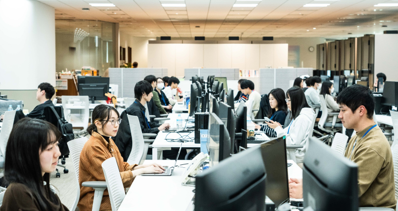 社員が働いている様子